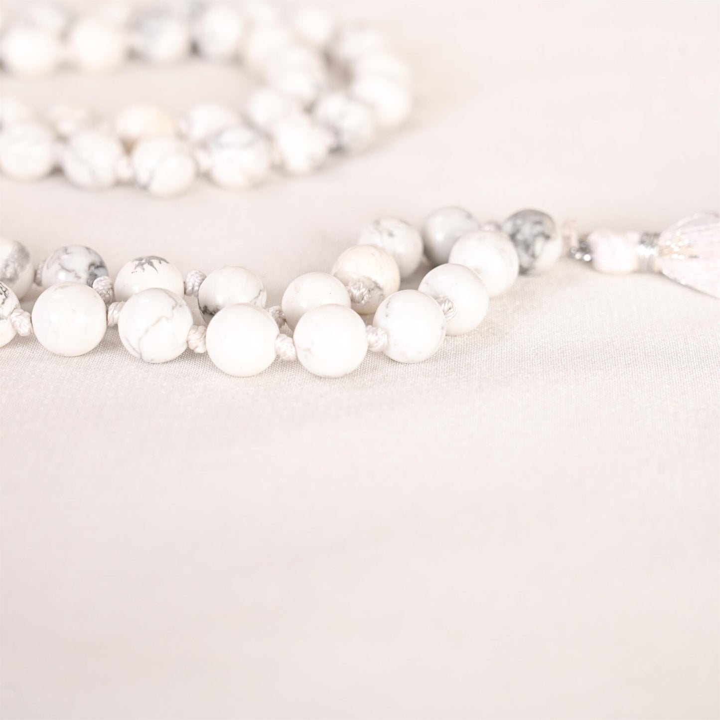 Howlite Mala